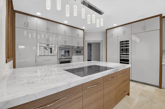 19787 Oakbrook Circle, Boca Raton, FL 33434