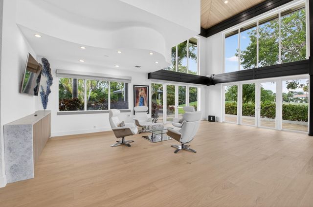 19787 Oakbrook Circle, Boca Raton, FL 33434