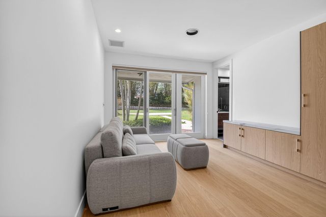 19787 Oakbrook Circle, Boca Raton, FL 33434