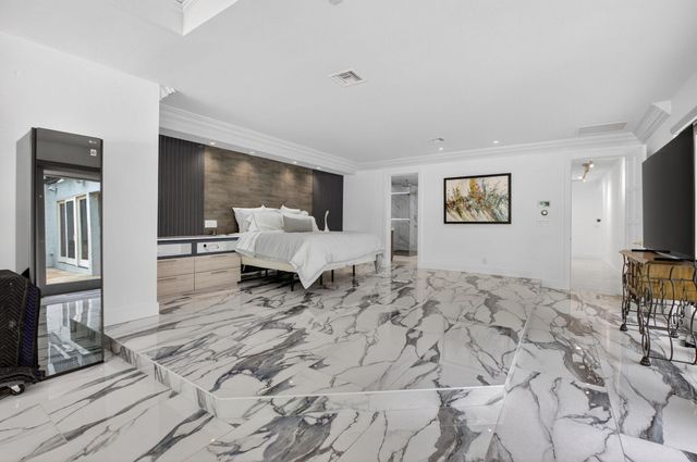 19787 Oakbrook Circle, Boca Raton, FL 33434