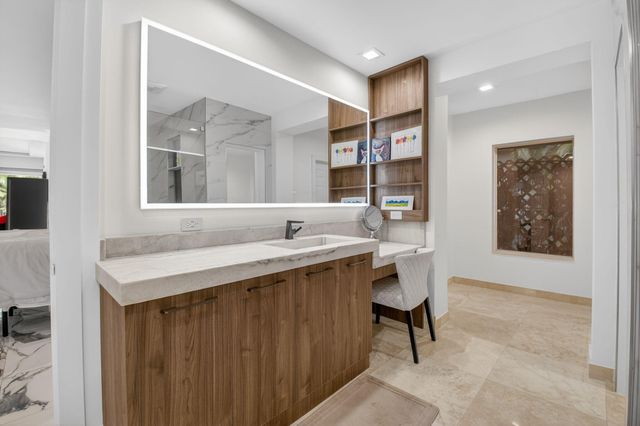 19787 Oakbrook Circle, Boca Raton, FL 33434