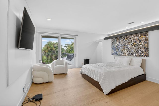 19787 Oakbrook Circle, Boca Raton, FL 33434