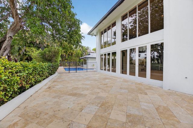 19787 Oakbrook Circle, Boca Raton, FL 33434