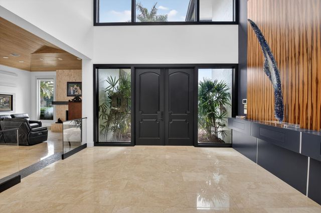 19787 Oakbrook Circle, Boca Raton, FL 33434