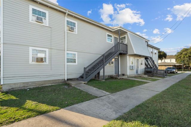 3501 Avenue M 4, Galveston, TX 77550