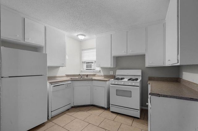 3501 Avenue M 4, Galveston, TX 77550