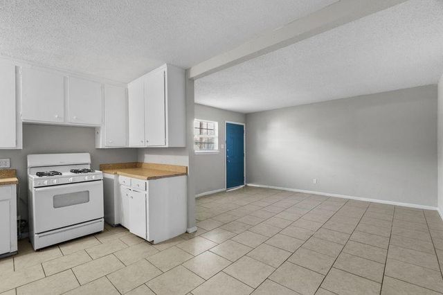 3501 Avenue M 4, Galveston, TX 77550