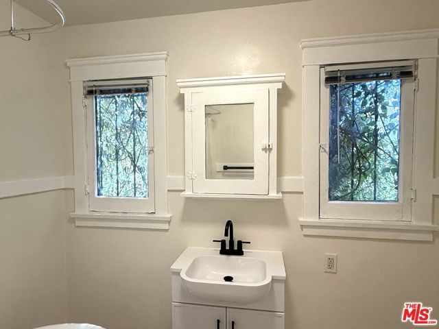 1665 Golden Gate Avenue, Los Angeles, CA 90026