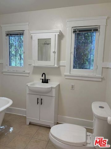 1665 Golden Gate Avenue, Los Angeles, CA 90026