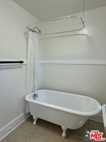 1665 Golden Gate Avenue, Los Angeles, CA 90026