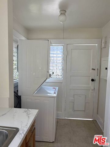 1665 Golden Gate Avenue, Los Angeles, CA 90026