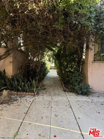 1665 Golden Gate Avenue, Los Angeles, CA 90026