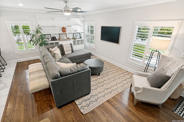 488 E Olmos Dr Apt 3, Olmos Park, TX 78212