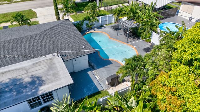 1298 NE 199th St, Miami, FL 33179