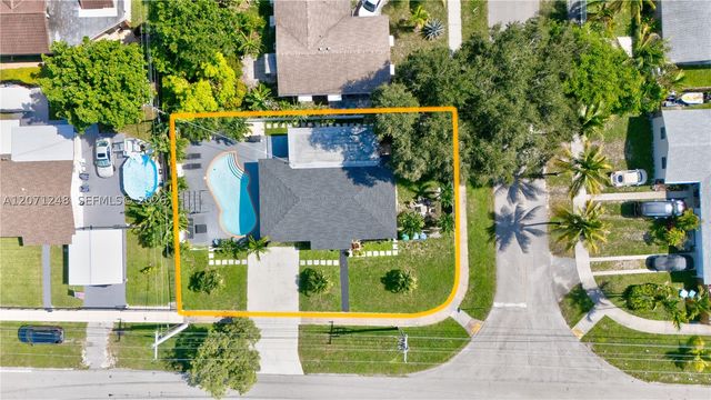 1298 NE 199th St, Miami, FL 33179