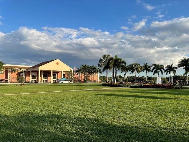 146 Suffolk D 146, Boca Raton, FL 33434