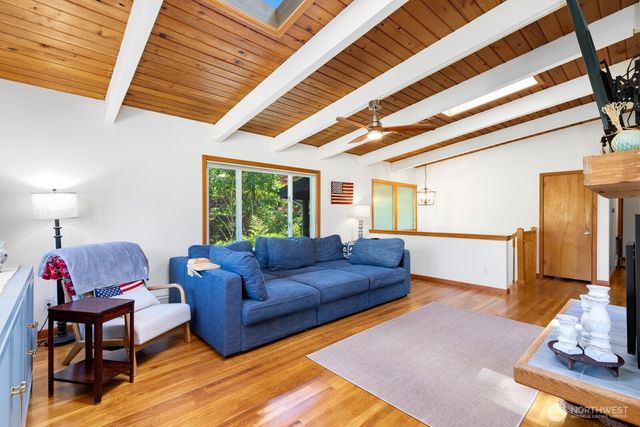 11123 34th Place SW, Seattle, WA 98146