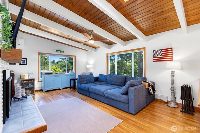 11123 34th Place SW, Seattle, WA 98146