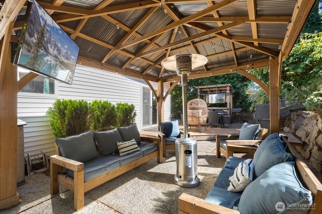 11123 34th Place SW, Seattle, WA 98146