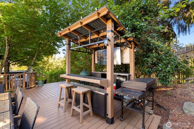 11123 34th Place SW, Seattle, WA 98146