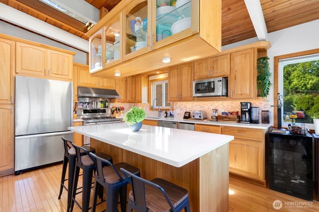 11123 34th Place SW, Seattle, WA 98146