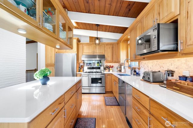 11123 34th Place SW, Seattle, WA 98146