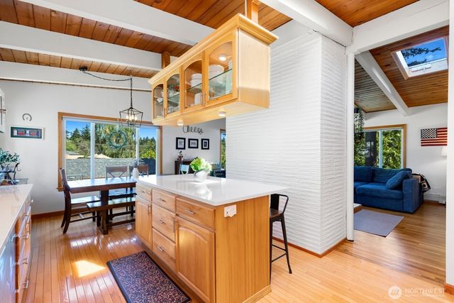 11123 34th Place SW, Seattle, WA 98146