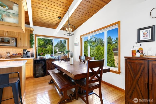 11123 34th Place SW, Seattle, WA 98146