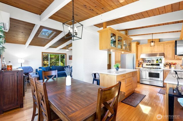 11123 34th Place SW, Seattle, WA 98146