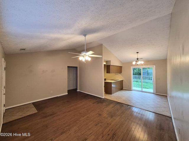 809 Autumn Leaves Court, Wilmington, NC 28411