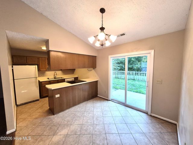 809 Autumn Leaves Court, Wilmington, NC 28411