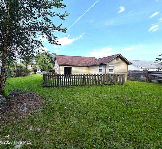 809 Autumn Leaves Court, Wilmington, NC 28411