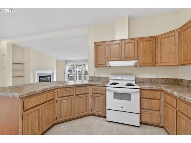 214 S 2ND Ave, Rockaway Beach, OR 97136