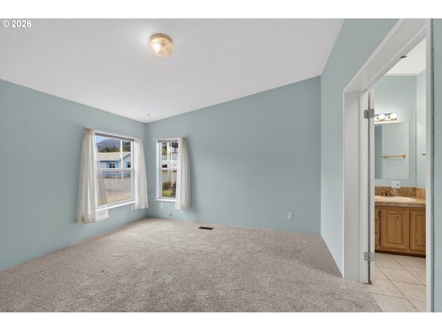 214 S 2ND Ave, Rockaway Beach, OR 97136