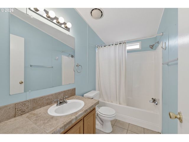 214 S 2ND Ave, Rockaway Beach, OR 97136