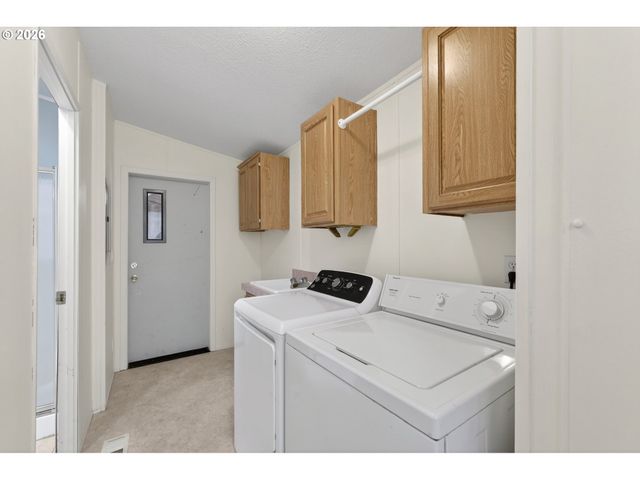 214 S 2ND Ave, Rockaway Beach, OR 97136