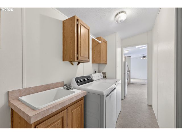 214 S 2ND Ave, Rockaway Beach, OR 97136