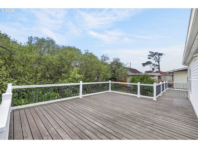 214 S 2ND Ave, Rockaway Beach, OR 97136