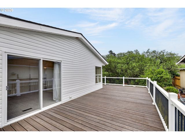 214 S 2ND Ave, Rockaway Beach, OR 97136