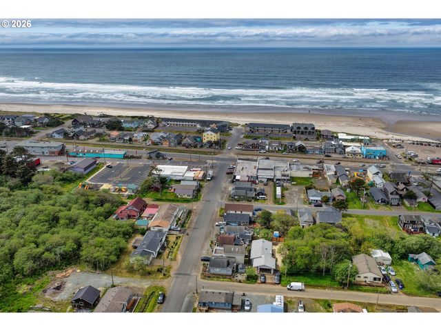 214 S 2ND Ave, Rockaway Beach, OR 97136