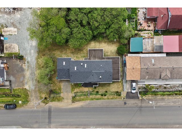 214 S 2ND Ave, Rockaway Beach, OR 97136