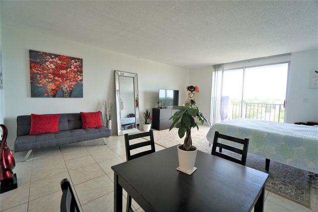 12500 NE 15TH Avenue 614, North Miami, FL 33161