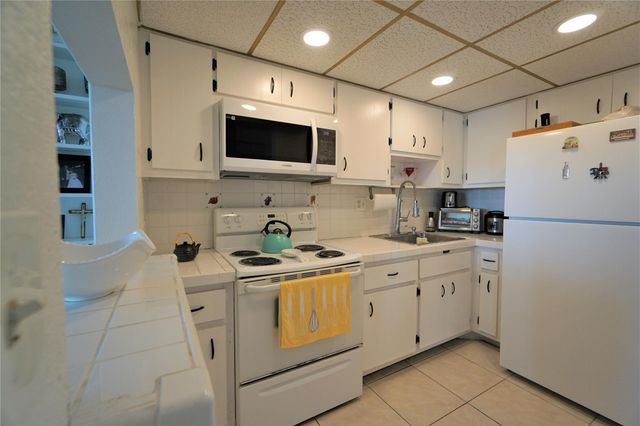 12500 NE 15TH Avenue 614, North Miami, FL 33161