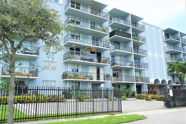 12500 NE 15TH Avenue 614, North Miami, FL 33161