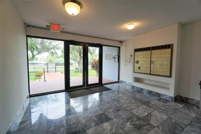 12500 NE 15TH Avenue 614, North Miami, FL 33161