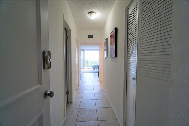 12500 NE 15TH Avenue 614, North Miami, FL 33161