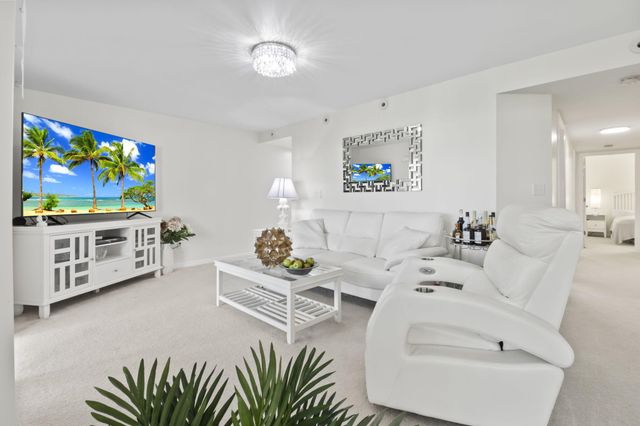 1940 Westminster Circle 7-1, Vero Beach, FL 32966