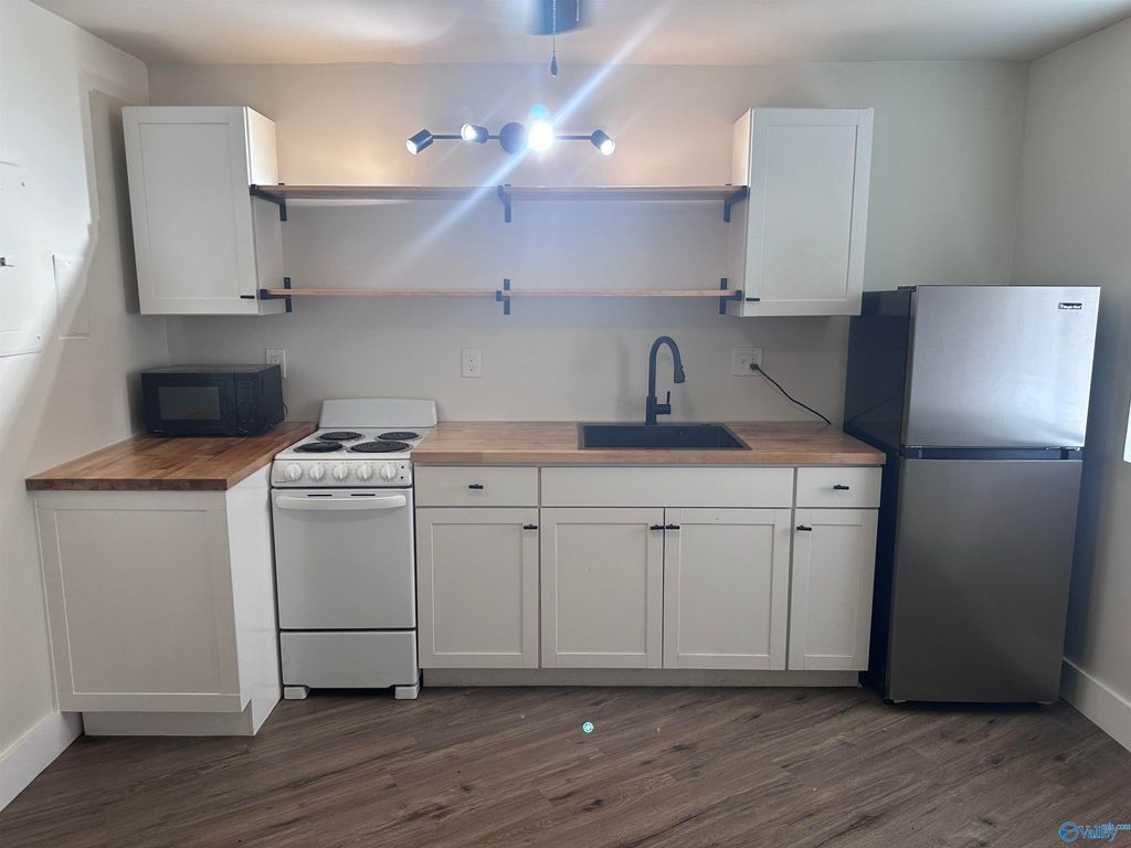 3801 Triana Blvd 3, Huntsville, AL 35805