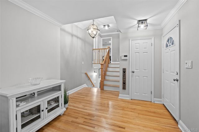 27 Nottinghill Drive, Massapequa, NY 11758