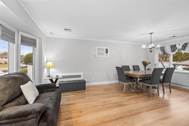 27 Nottinghill Drive, Massapequa, NY 11758